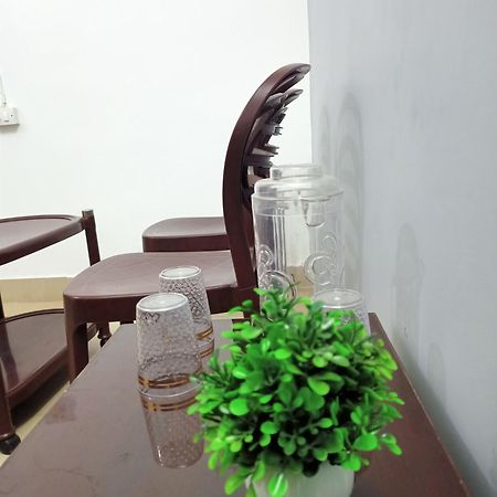 Girija Shail Bhavan Ayodhya Extérieur photo