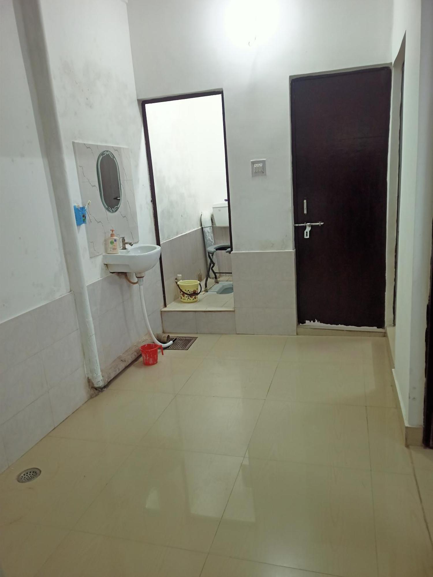 Girija Shail Bhavan Ayodhya Extérieur photo