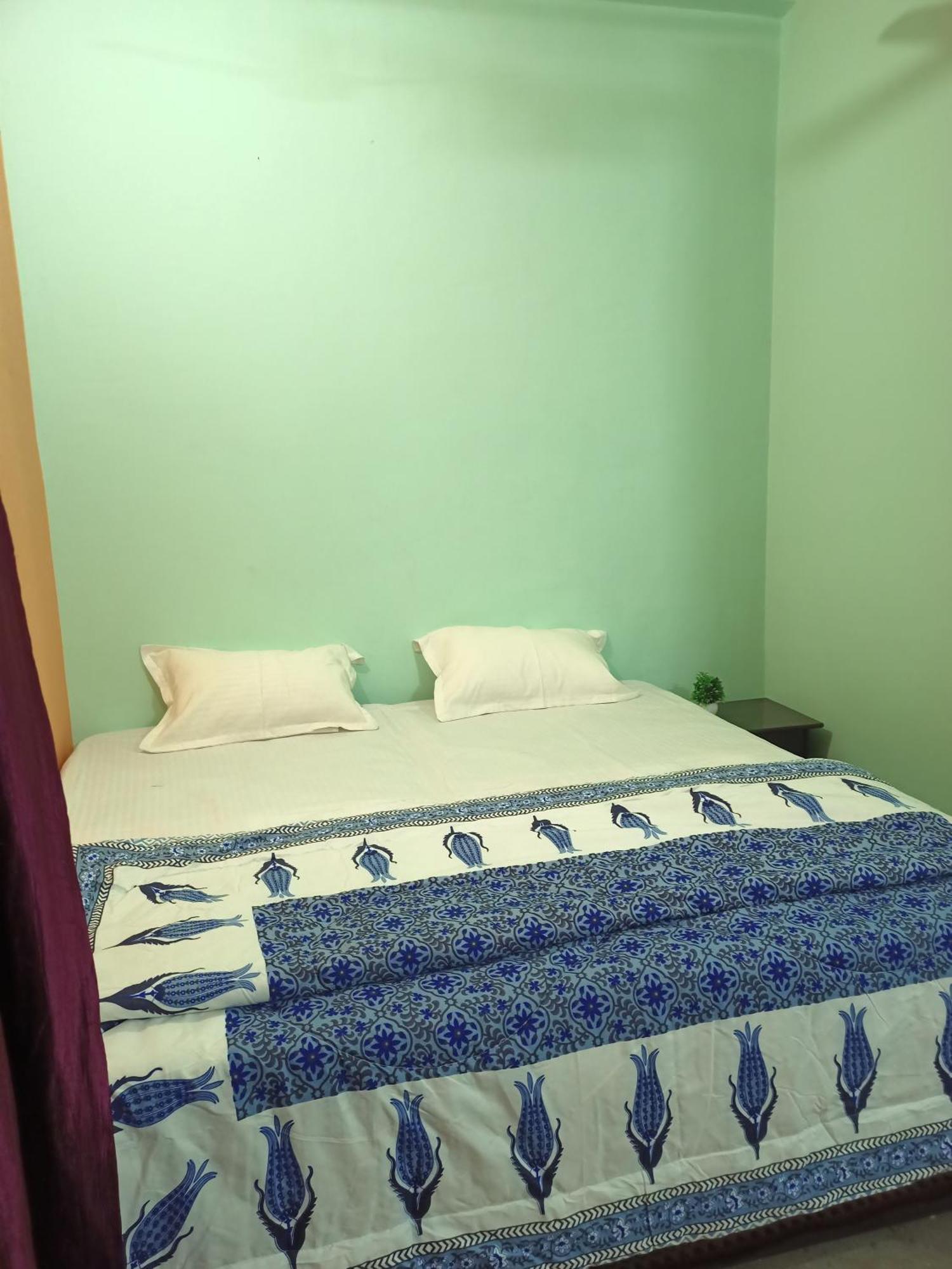 Girija Shail Bhavan Ayodhya Extérieur photo